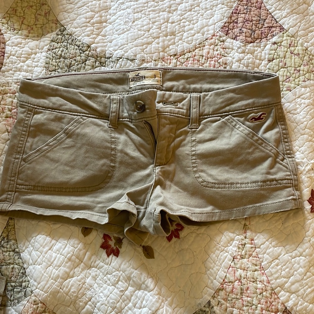 🔸HOLLISTER size 3 stretch 98% cotton SHORTS🔸